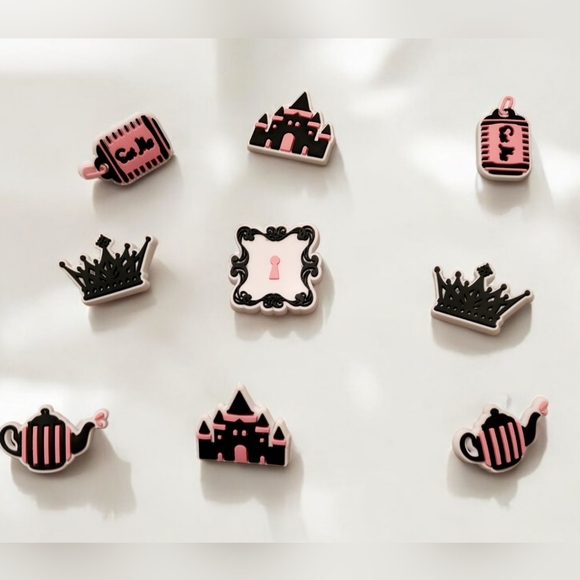 Alice in Wonderland Croc Charms - Picture 1 of 1